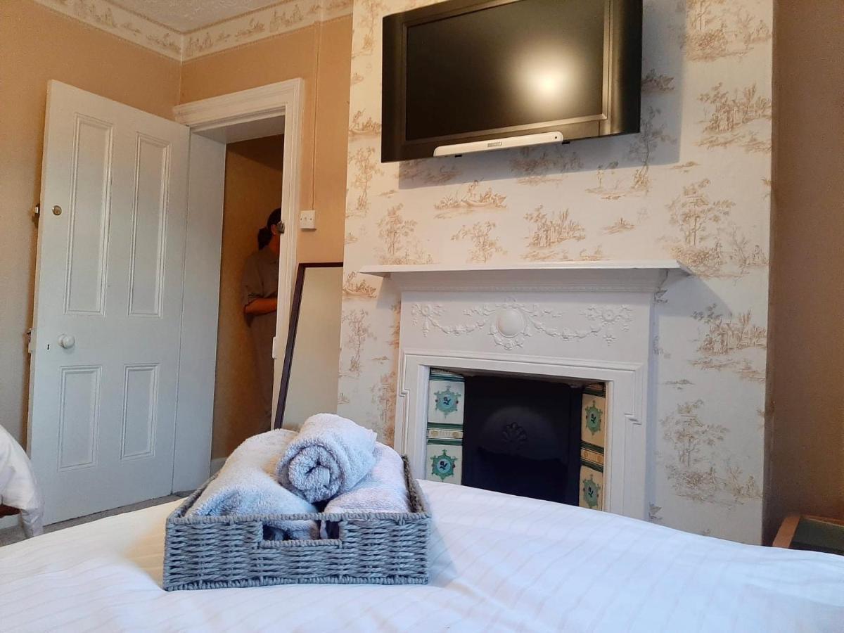 Railway Bar Apartment Poyntzpass Bagian luar foto