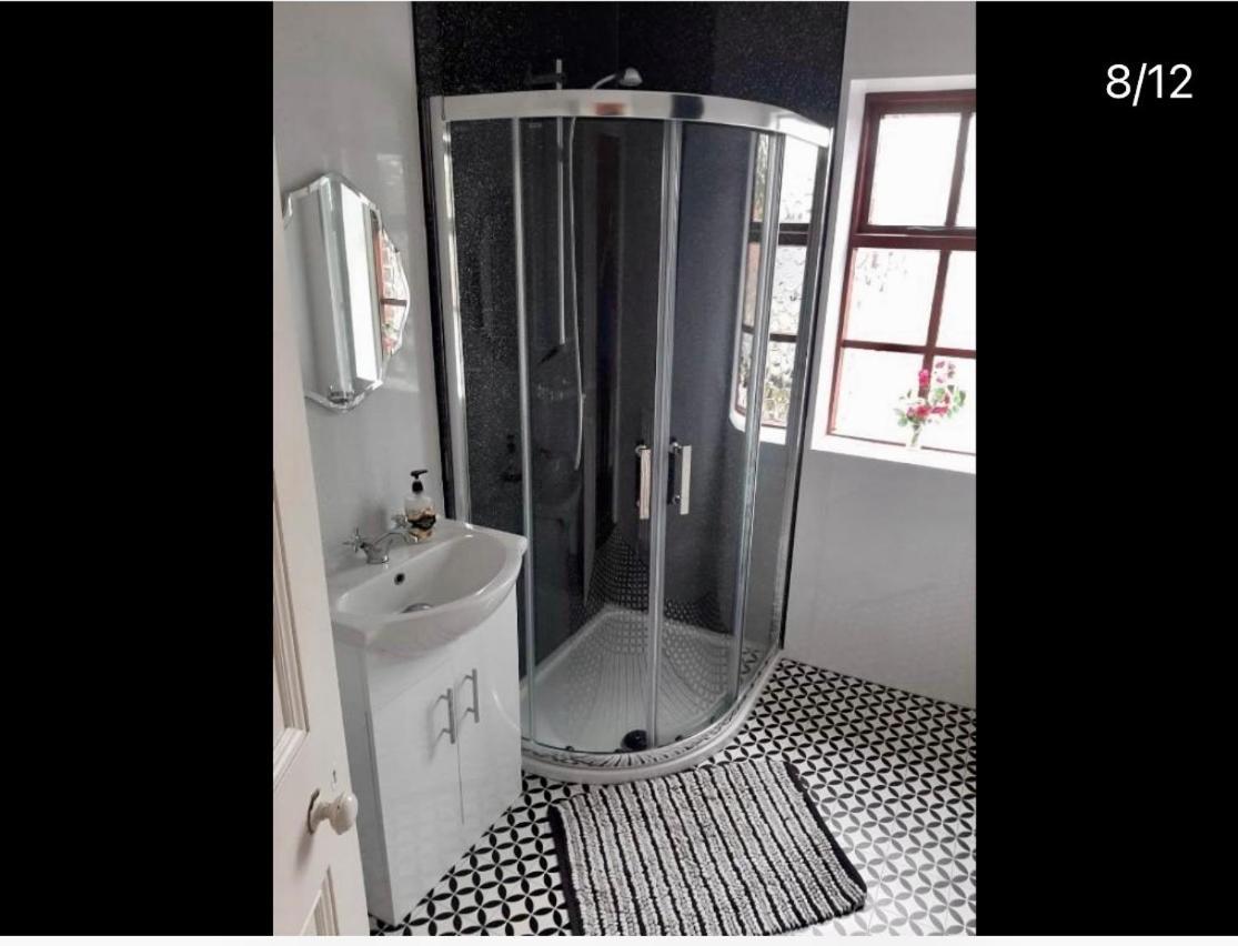 Railway Bar Apartment Poyntzpass Bagian luar foto